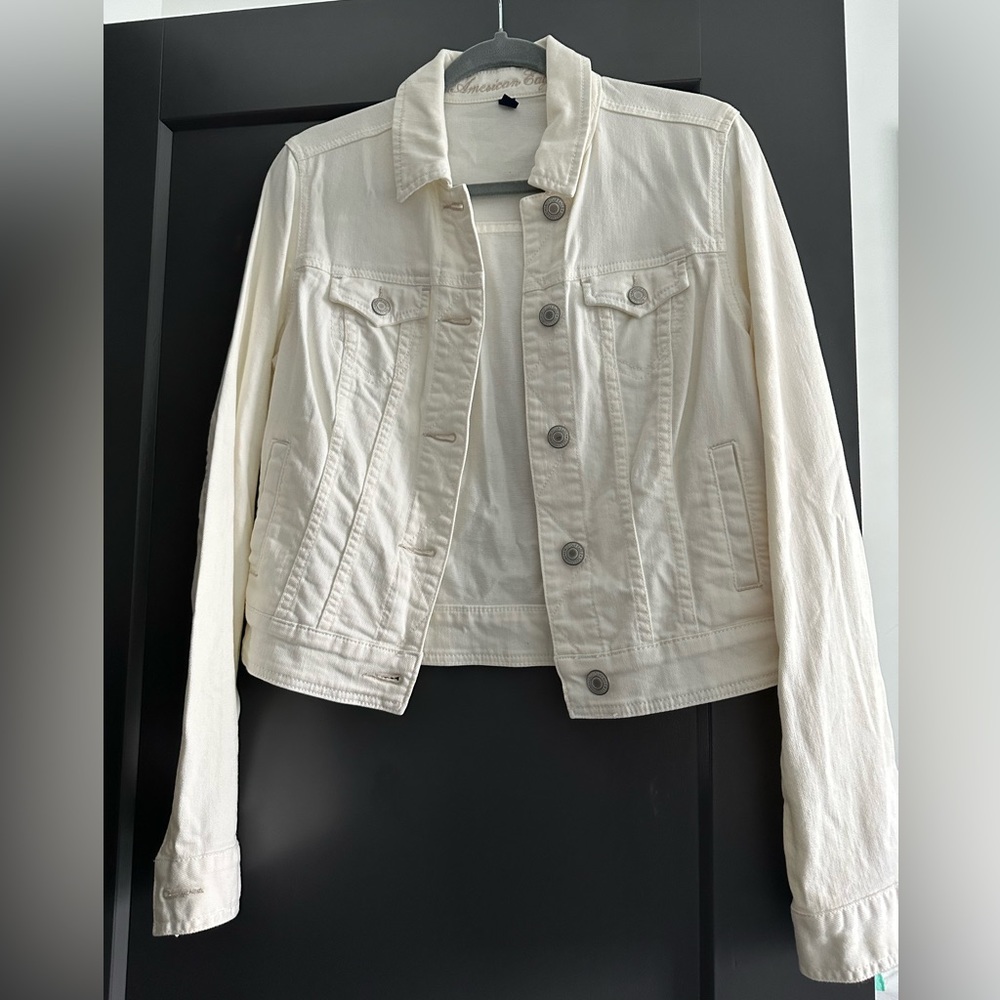 American Eagle ivory cropped jean jacket